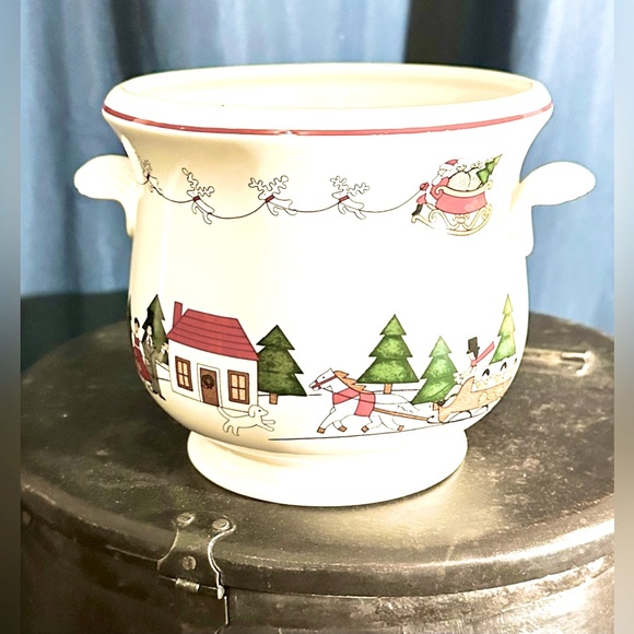 *Rare Find* Mason’s “Christmas Village” Ironware Soup Tureen & Ladle 1983-2013 - Picture 5 of 14